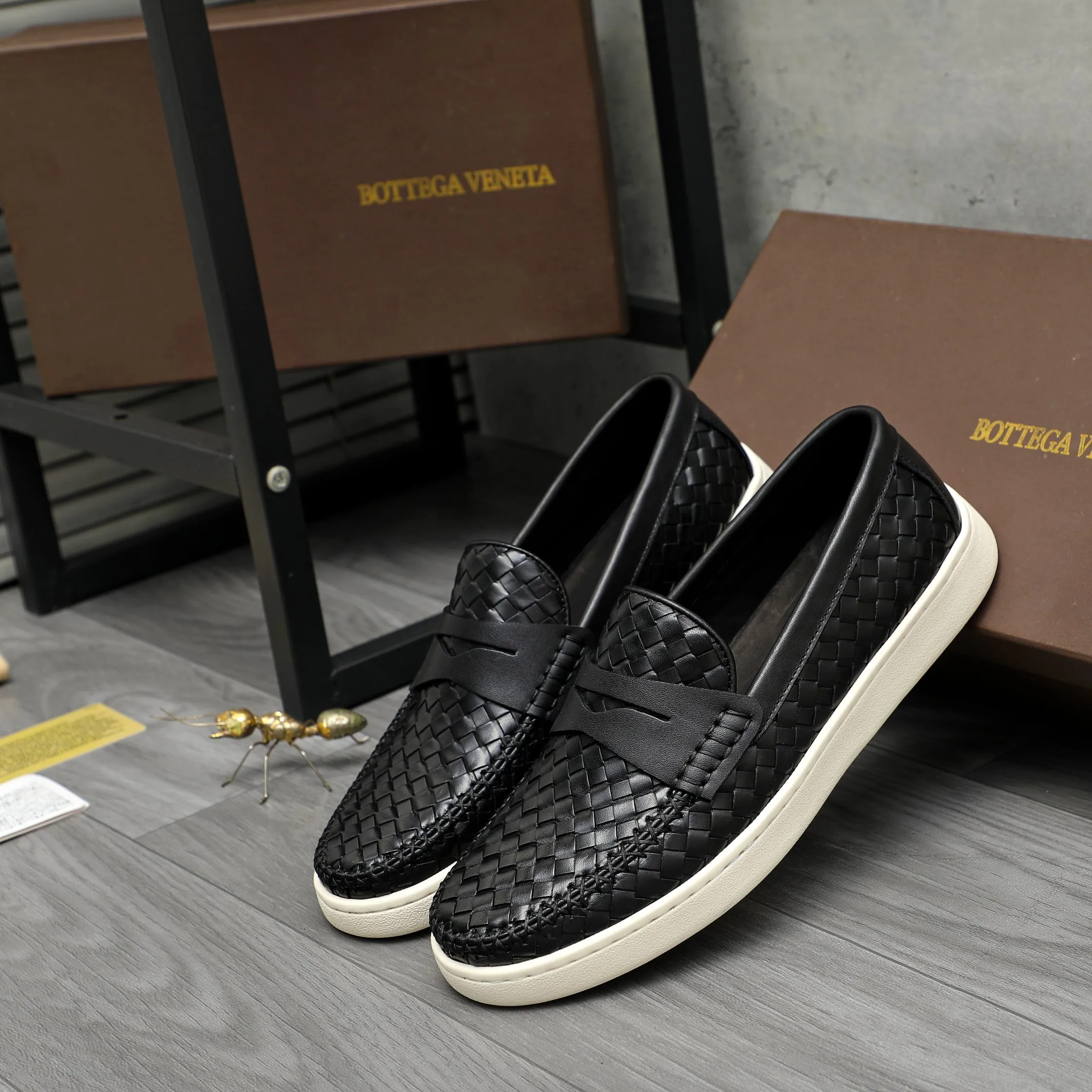 Men's shoes 💰500 Product trademark: BV "Bottega Veneta" woven slip-on casual men's shoes Regular size: 38-45 (custom-made 45 non-returnable) Product materials: Selected woven cowhide upper, cowhide lining, rubber outsole